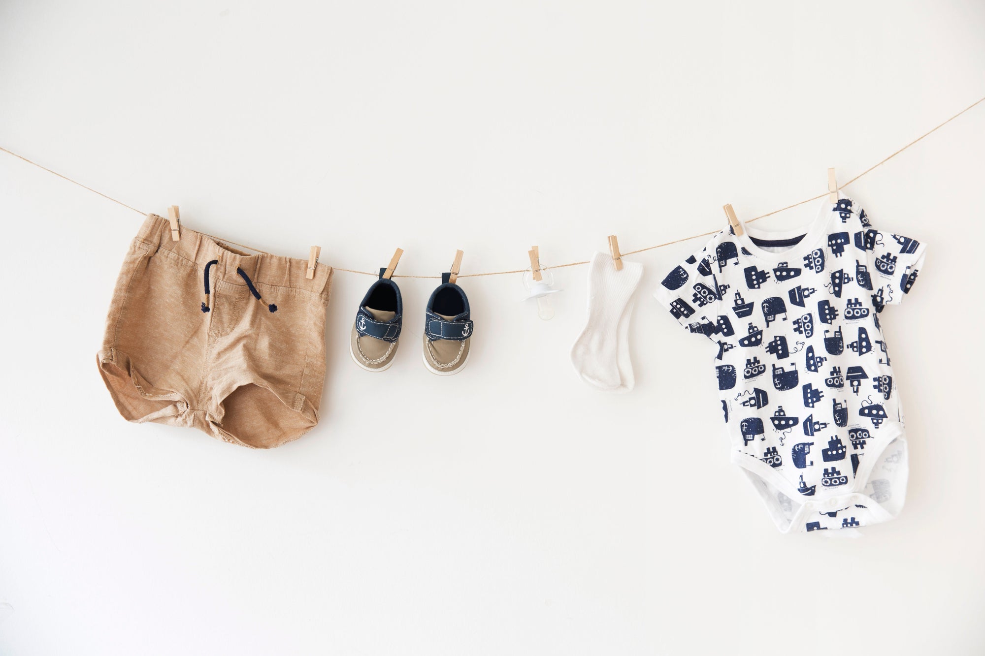 Babybraaksel en uitwerpsel uit kleding: snelle en effectieve methode - Simplewas