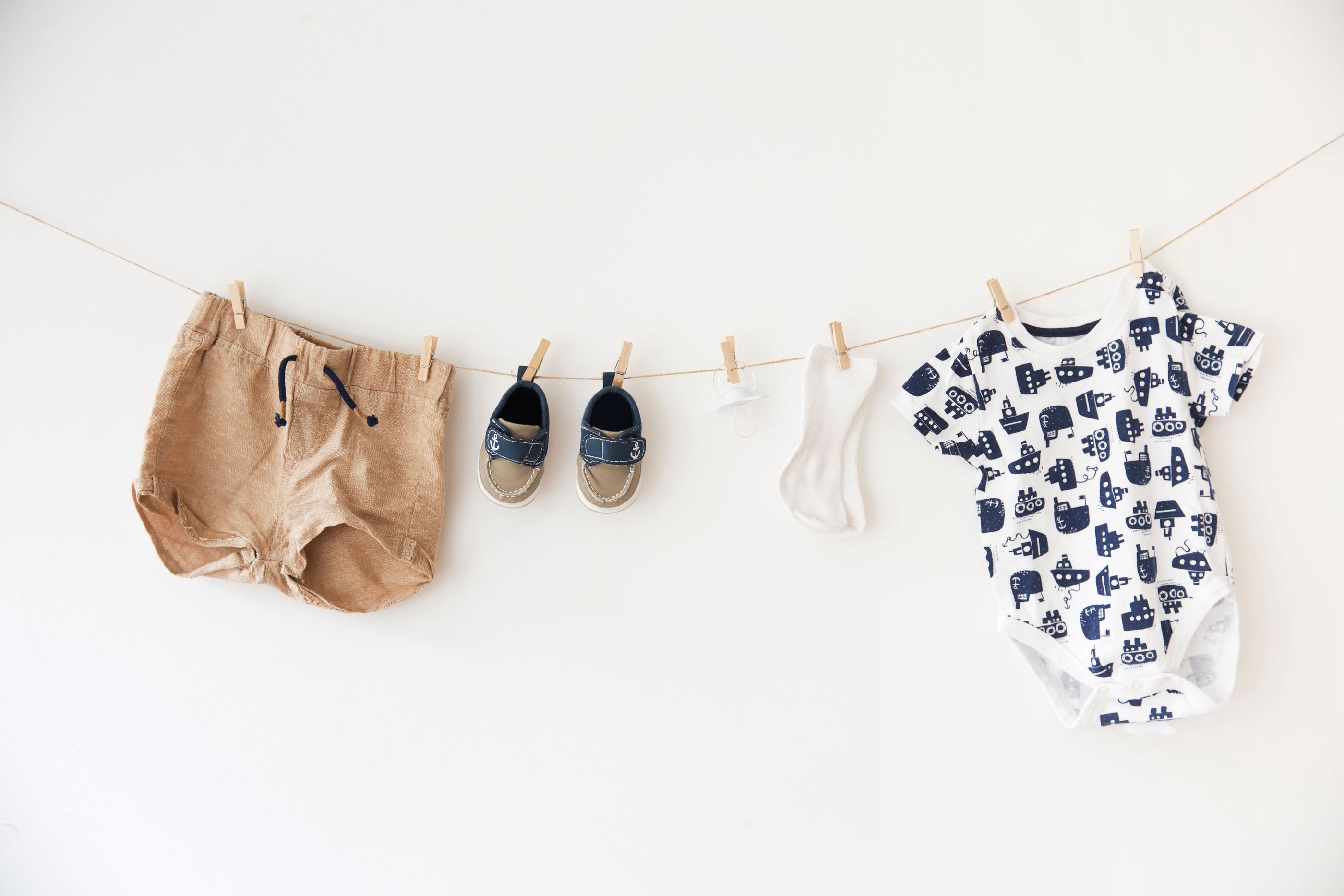 Babybraaksel en uitwerpsel uit kleding: snelle en effectieve methode - Simplewas