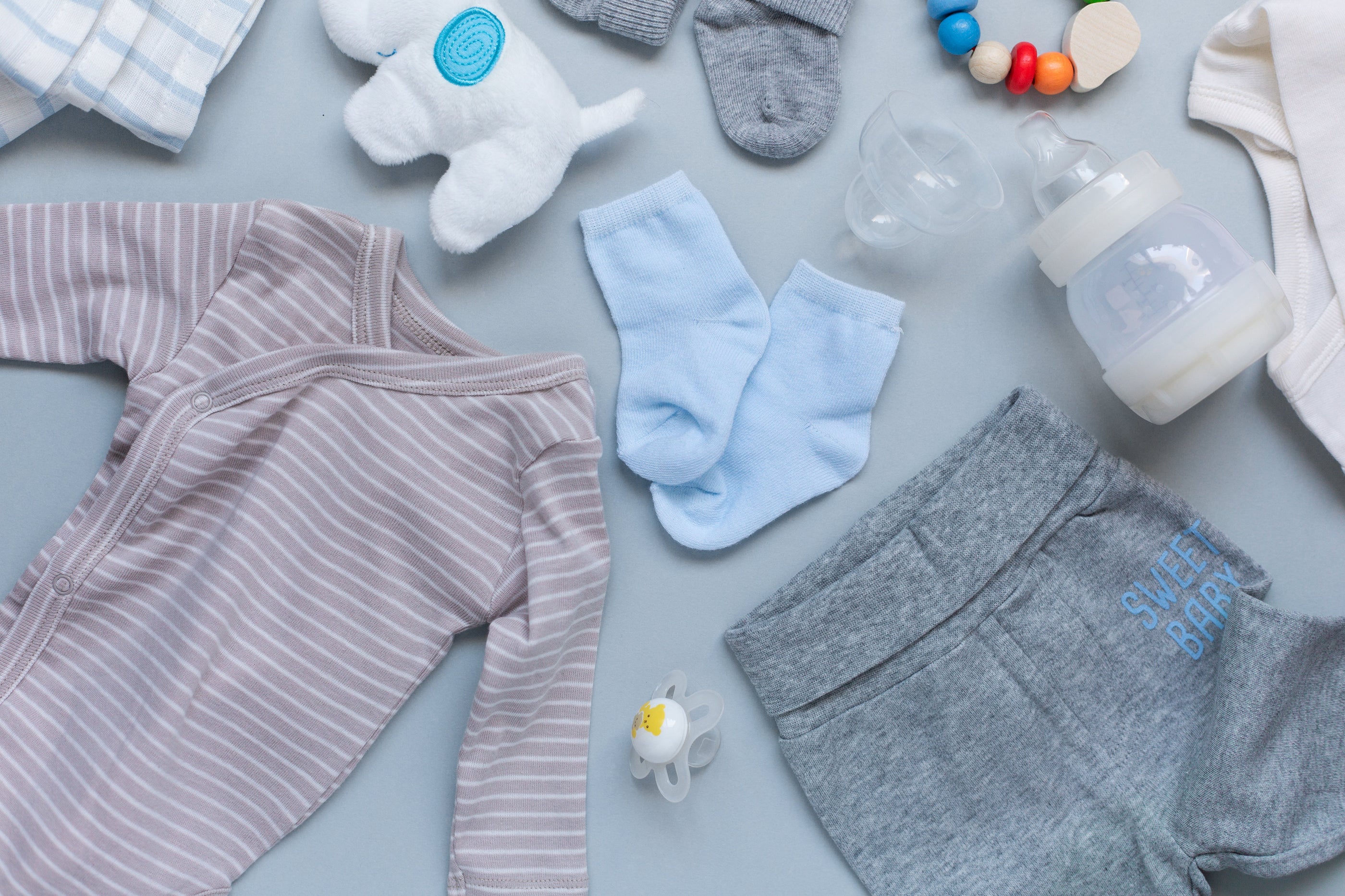Moet je nieuwe babykleding voorwassen? En hoe dan? - Simplewas
